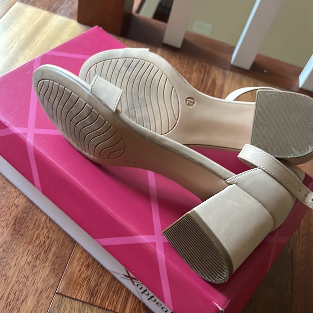 ๐HP๐ Womenโs strap sandals, heels in nude size 7.5. - Picture 9 of 14